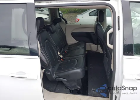 2018 Chrysler Pacifica Touring L из США, поврежденный, VIN 2C4RC1BG9JR357411